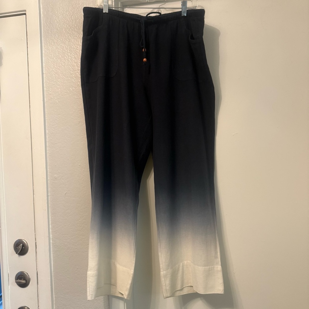 Soft Surroundings Black and White Gradient Cropped Pants